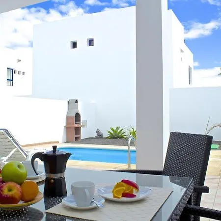Hébergement de vacances Playa Blanca Sleeps 6 Pool Wifi Playa Blanca (Lanzarote)